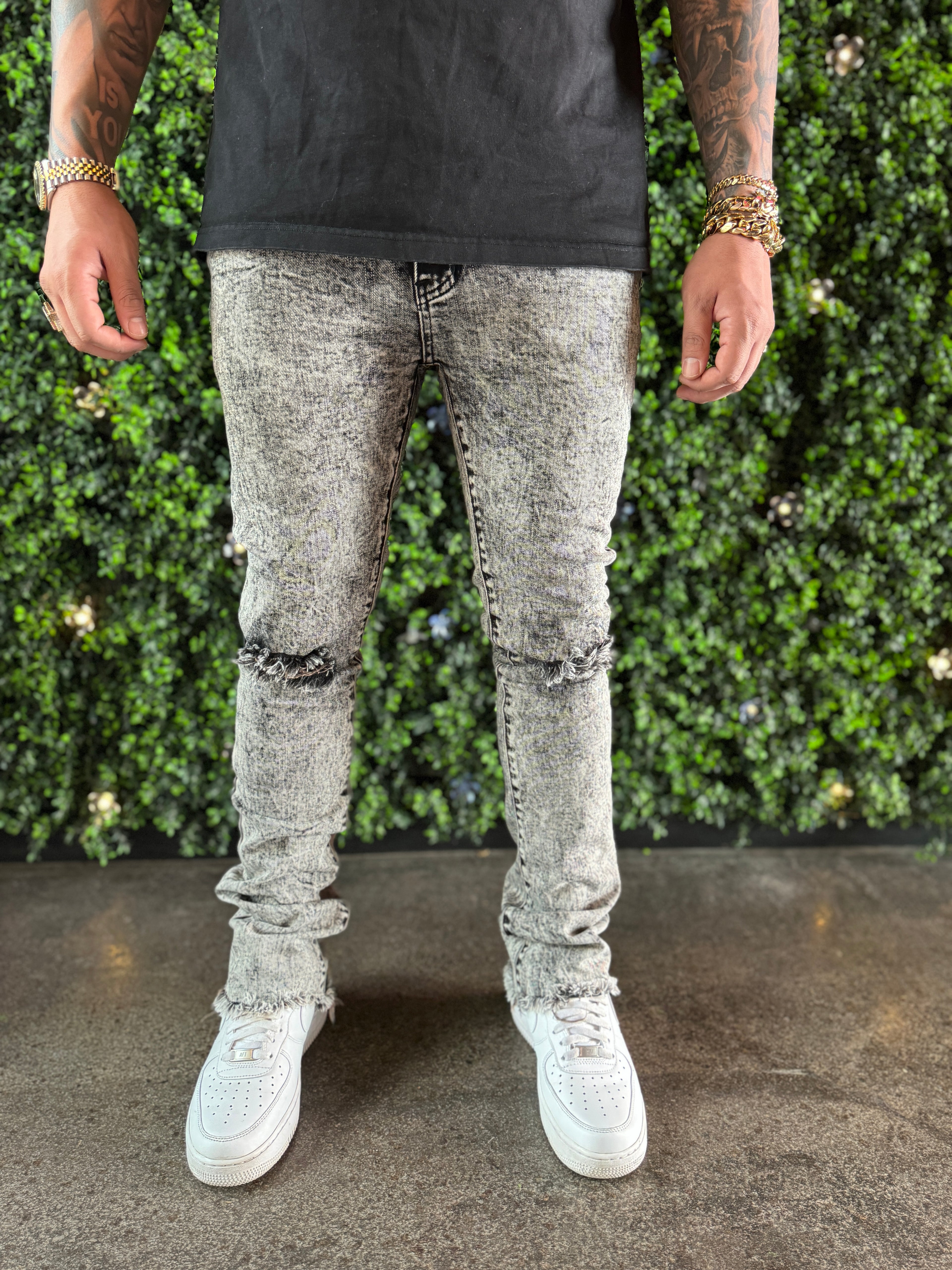 Gray acid wash distressed skinny/slim flare jean