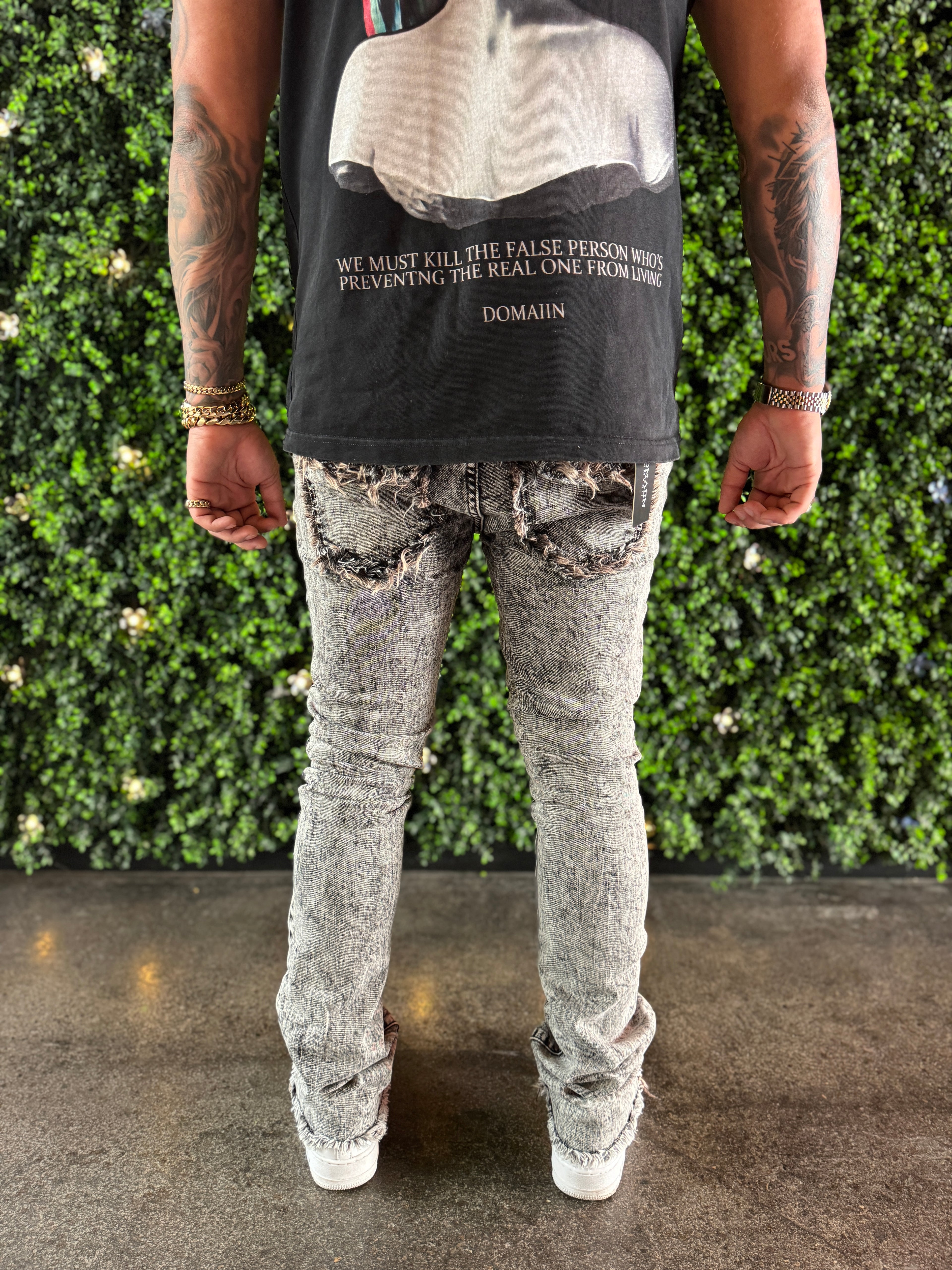 Gray acid wash distressed skinny/slim flare jean